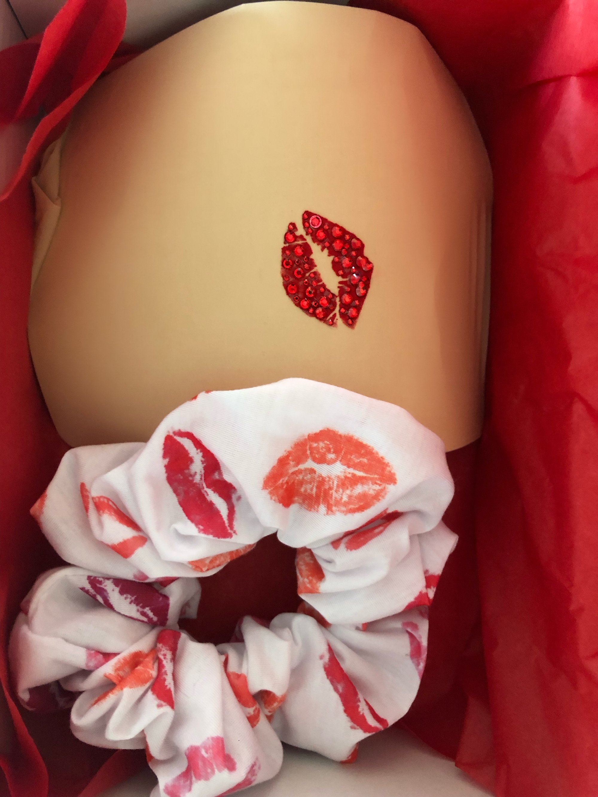 Sabrina Gift Set - Kiss Scrunchie and Glossy Crystal Tights | The